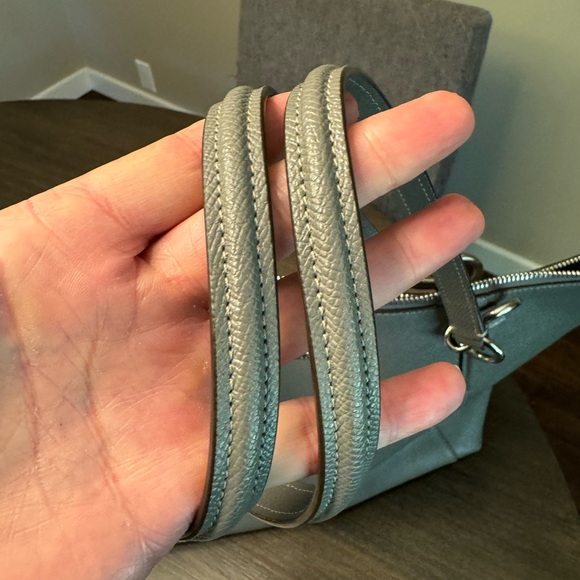 *SOLD* Coach Handbag - Tote - Picture 5 of 9